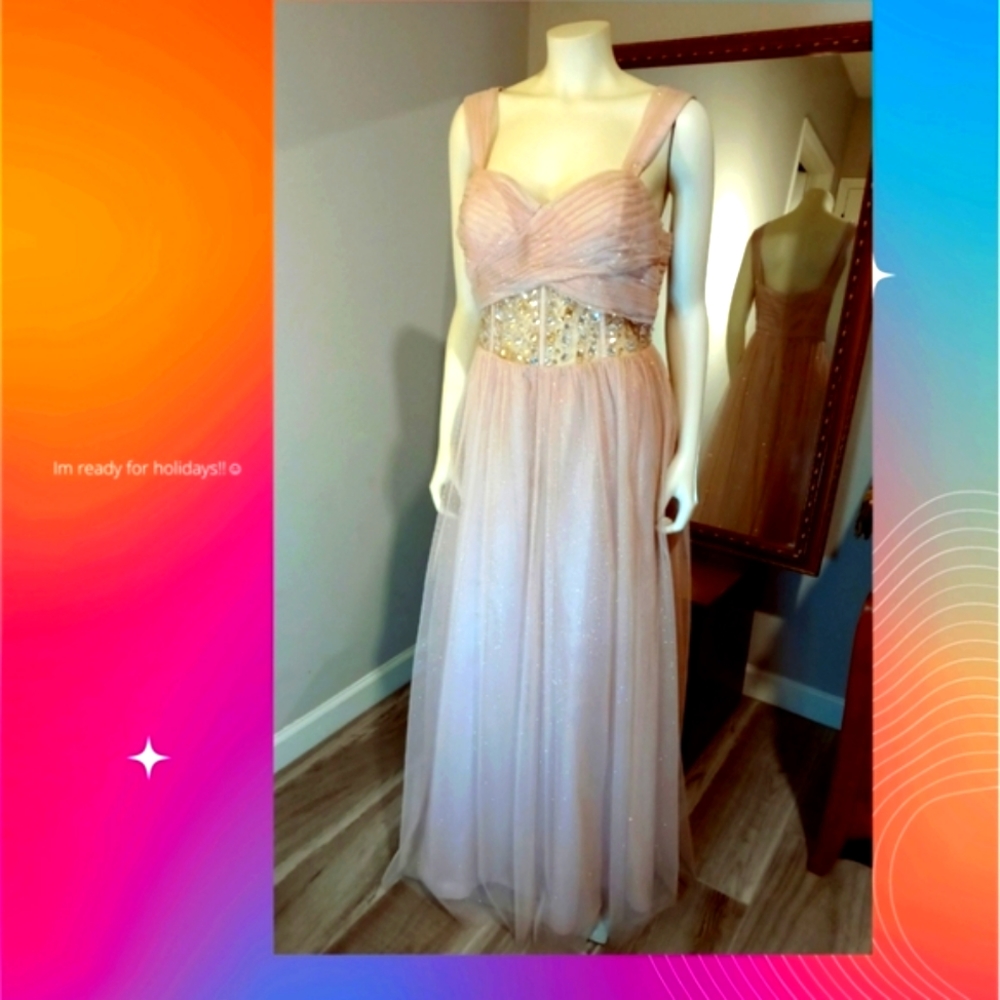 Dress to special event, long M pink petal, with stones.